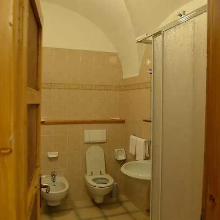 Готель Gufo Борміо