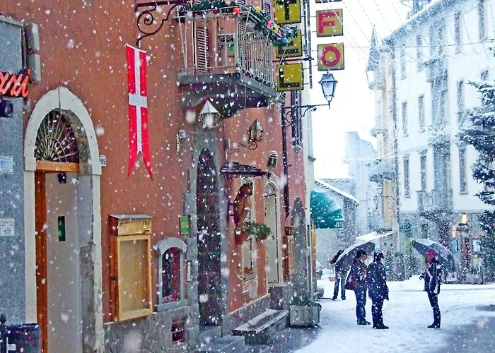 酒店 Gufo 博尔米奥