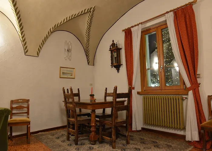 酒店 Gufo 博尔米奥